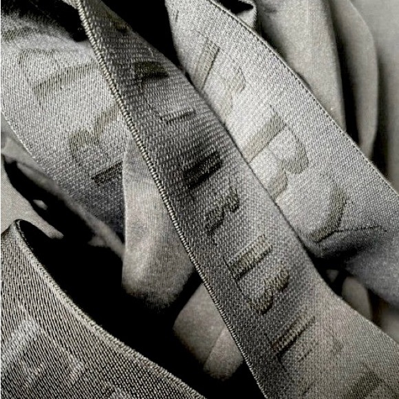 New & Authentic Burberry Logo Harness Footed Leggings - Picture 2 of 6